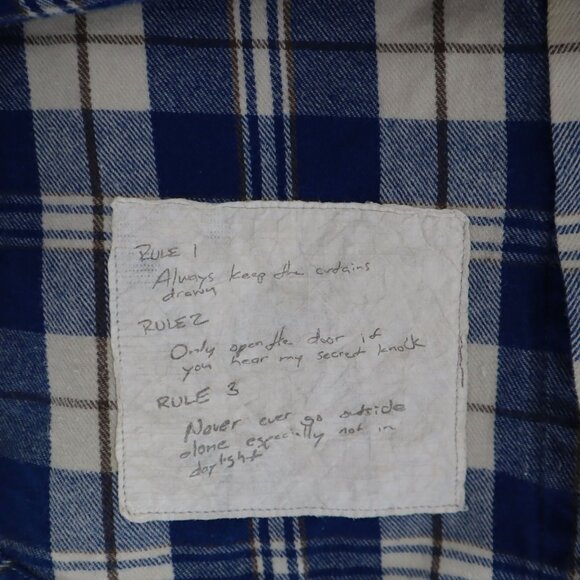 Stranger Things Netflix Mens L Blue Grunge Alt Staple Casual Contemporary 80's - Picture 13 of 13